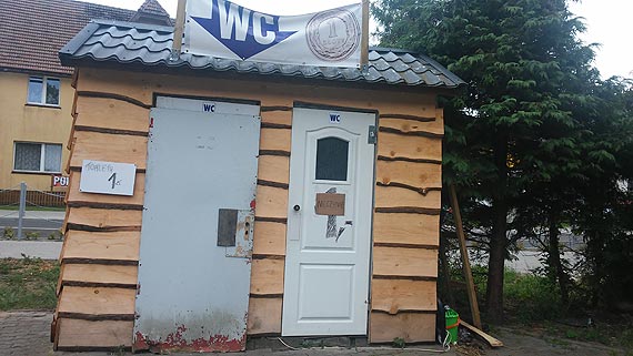 Toaleta pod biedniejszego klienta?