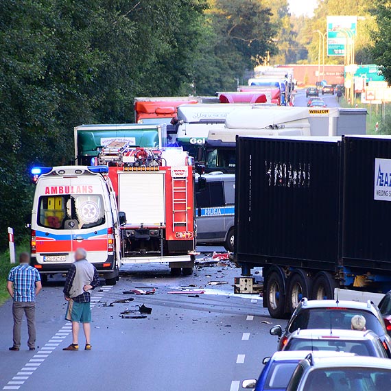 Zmiadony mercedes. Jego wacicielka nie przeya. Zobacz film!