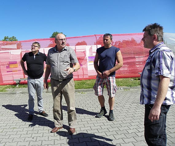 Prace termoizolacyjne budynkw szk i przedszkola w wierznie dobiegaj koca