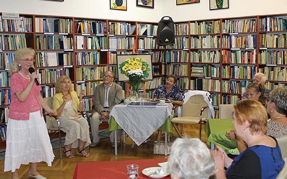 „Dialog serc” - finisaż haftów Janiny Bagrowskiej oraz wieczór poetycko-muzyczny