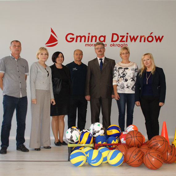 Sprzt sportowy trafi do dziwnowskich szk 