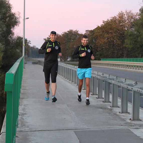 W piątek biegacze z Kamienia pokonali wspólnie dystans 10 km