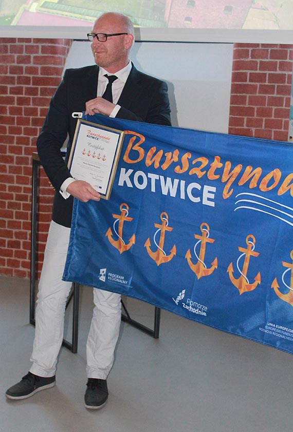 Marina Kamie Pomorski z najwysz not – 5 bursztynowych kotwic