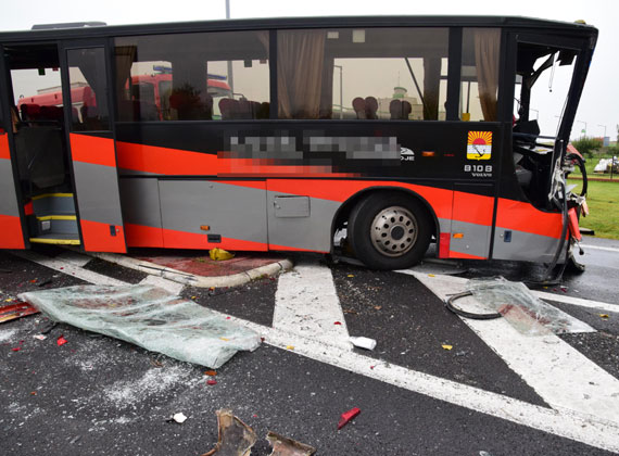 Wolin: Wypadek autobusu z dziemi. 5 osb rannych. Zobacz film!