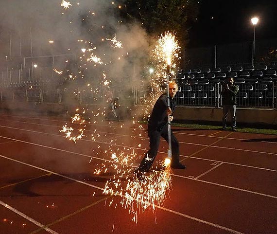 wietna zabawa na Nocnej ciemie biegaczy z Kamienia Pomorskiego