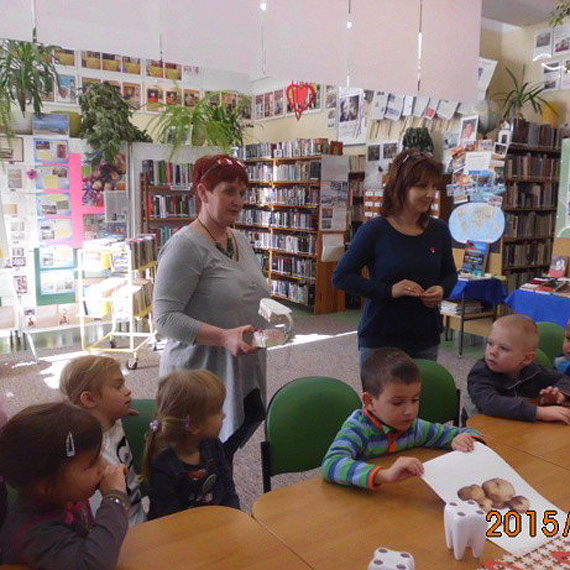 Gumisie z wizyt w bibliotece w Dziwnowie