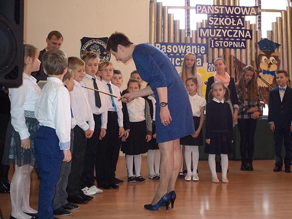 Uroczyste pasowanie klas pierwszych w Państwowej Szkole Muzycznej I stopnia w Kamieniu Pomorskim