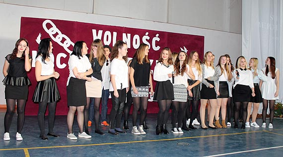 Gala upamiętniająca odzyskanie niepodległości w Gimnazjum w Świerznie