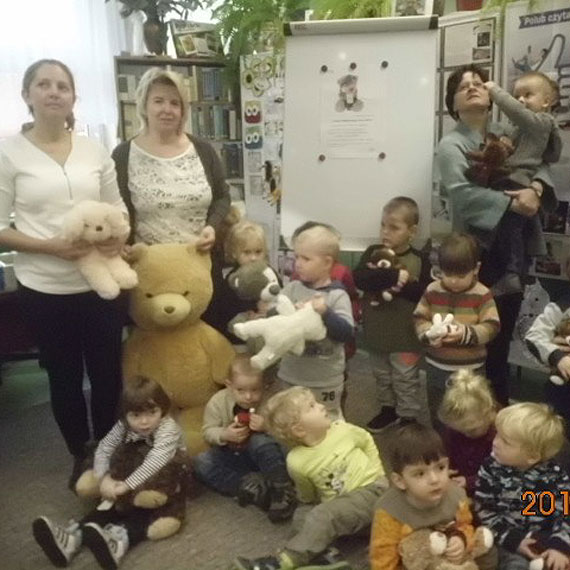 wiatowy Dzie Pluszowego Misia w bibliotece w Dziwnowie
