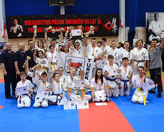 150 zawodnikw wzio udzia w Mistrzostwach Polski Juniorw do lat 16 w karate! Zobacz zdjcia!