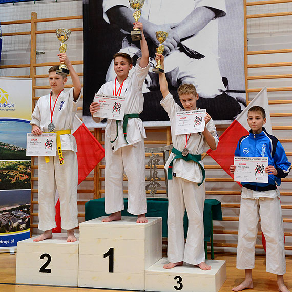 150 zawodnikw wzio udzia w Mistrzostwach Polski Juniorw do lat 16 w karate! Zobacz zdjcia!