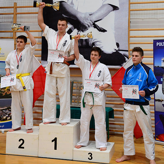 150 zawodnikw wzio udzia w Mistrzostwach Polski Juniorw do lat 16 w karate! Zobacz zdjcia!