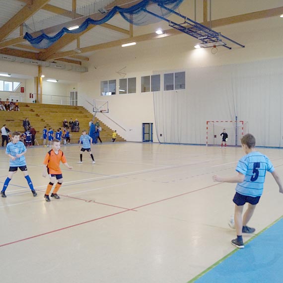 Rekordowa liczba drużyn w Mistrzostwach Powiatu Kamieńskiego Piłce Nożnej Halowej Chłopców w ramach Igrzysk Młodzieży Szkolnej 2015/2016