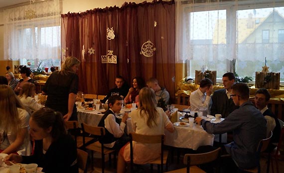 Święty Mikołaj w postaci Muszkieterów odwiedził Specjalny Ośrodek Szkolno-Wychowawczy w Kamieniu Pomorskim