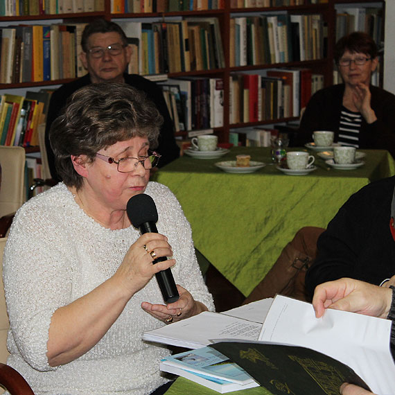 Zimowy wieczór poezji w bibliotece w Międzyzdrojach