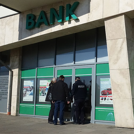 winoujcie: Napad na bank w samym centrum miasta! Policja szuka sprawcy!