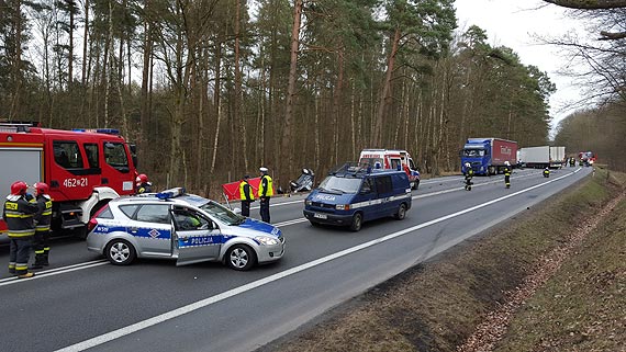 Tragiczne zderzenie samochodu osobowego z ciarwk na krajowej 3 na wysokoci Dargobdza! Nie yje kierowca osobwki. Zobacz film!