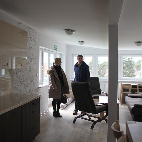 Radni powiatowi lustrują wyremontowane placówki opiekuńczo-wychowawcze w Wisełce i Lubinie