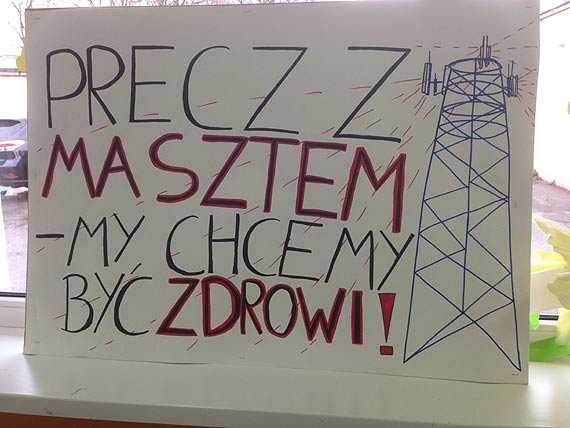 Koszmar mieszkańców Wrzosowa już stoi! Mieszkańcy: Precz z masztem - My chcemy być zdrowi!