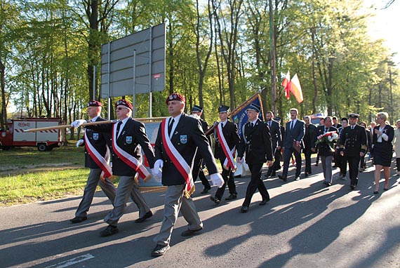 Uroczyste obchody Dnia Flagi oraz Święta Narodowego Trzeciego Maja w Dziwnowie