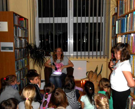 Smocza Noc w kamieńskiej bibliotece. Dzieci wysłuchały opowieści o przyjaznym smoku Pomponie