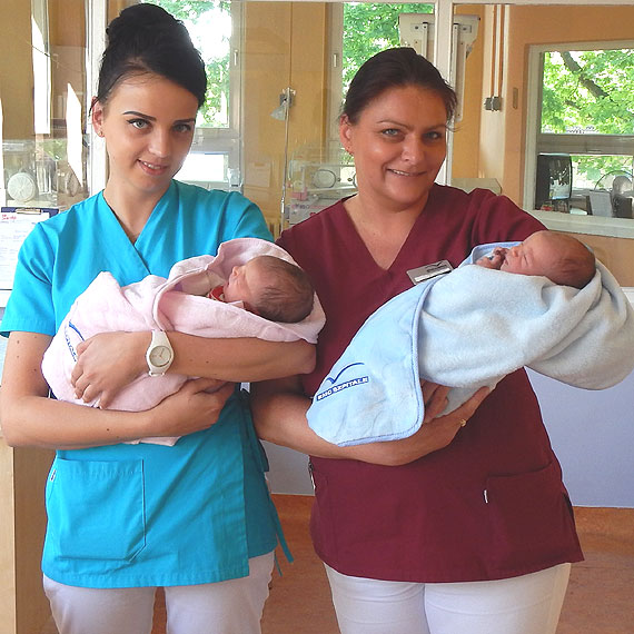 Szpital w. Jerzego w Kamieniu podarowa maluszkom kolorowe kocyki!