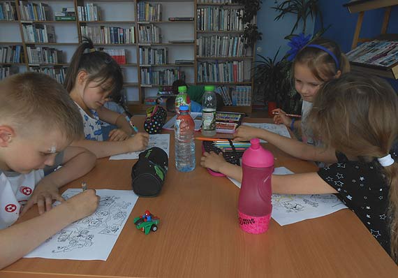 Lekcja biblioteczna w PiMBP Kamień Pomorski