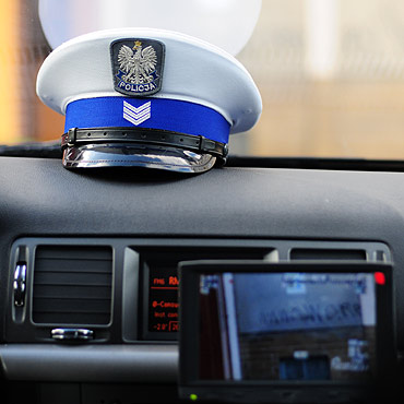 Wolin: 	Pijany kierowca chcia da policjantom 2 tys. apwki