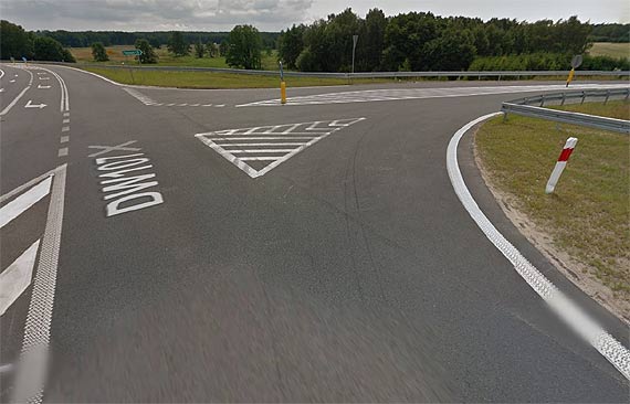 Kierowca: To jakiś drogowy absurd! Jak kierowcy mają skręcić do Troszyna?