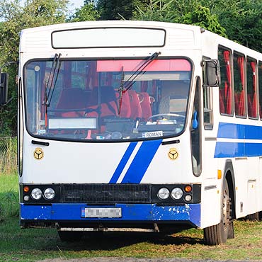 Autobus urwa nastolatce palec