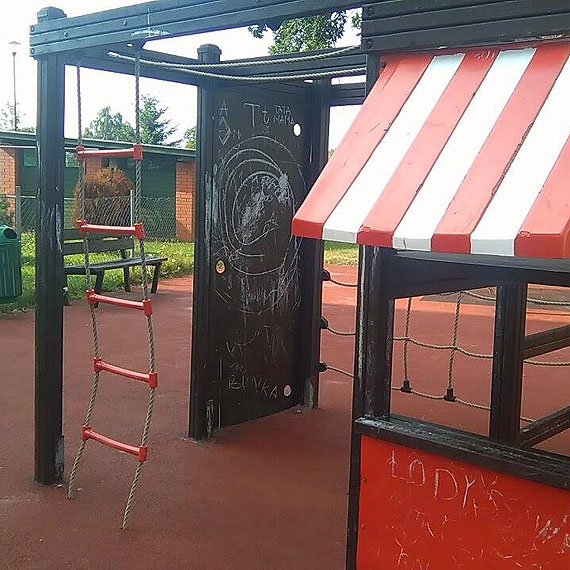 Czytelnik: Dziwny plac zabaw na Dziwnej. Bardziej odstrasza niż zachęca do zabaw