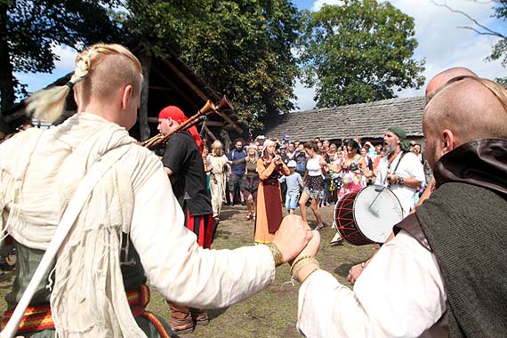 Festiwale Słowian i Wikingów to nie tylko miejsce gier i zabawy ale także miejsce wymiany myśli historycznej
