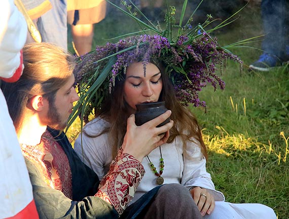 Wzięli pogański ślub na Festiwalu Wikingów! Zobacz film!