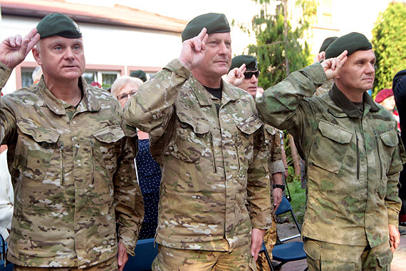 W otwarciu VII Festynu Komandosa w Dziwnowie uczestniczyo szeciu generaw