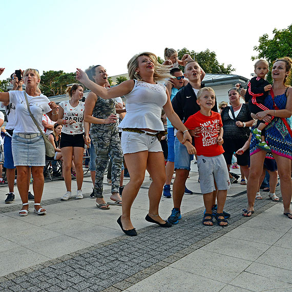 Król disco - polo porwał międzyzdrojską publiczność. Zespół Weekend wystąpił w amfiteatrze!