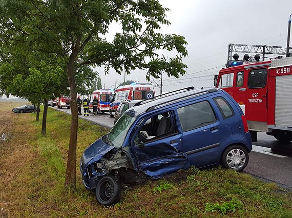 Niedziela: Wypadek z udziałem trzech aut przed Wolinem. Problemy na krajowej trójce