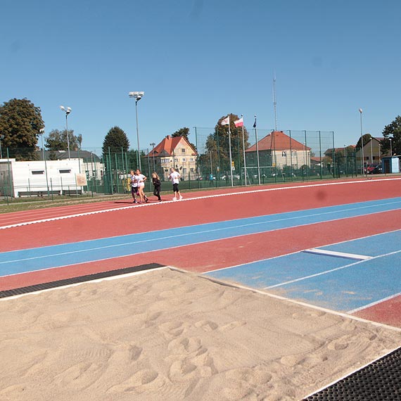 Nowe urządzenia lekkoatletyczne na stadionie w Wolinie