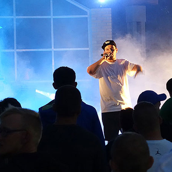 Gwiazda polskiego hip-hopu wystąpi w Golczewie. Koncert Ostrego już 8 października!