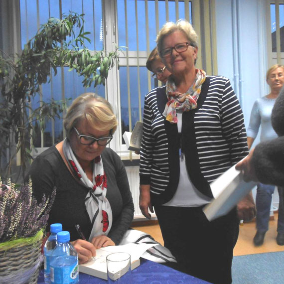 Autorka bestsellerów Małgorzata Kalicińska odwiedziła kamieńską bibliotekę!