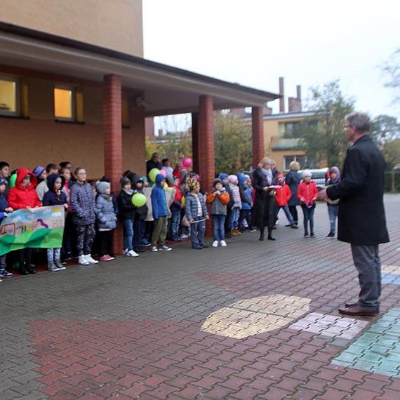 Szkoła Podstawowa w Dziwnowie wzbogaciła się o nowy plac zabaw