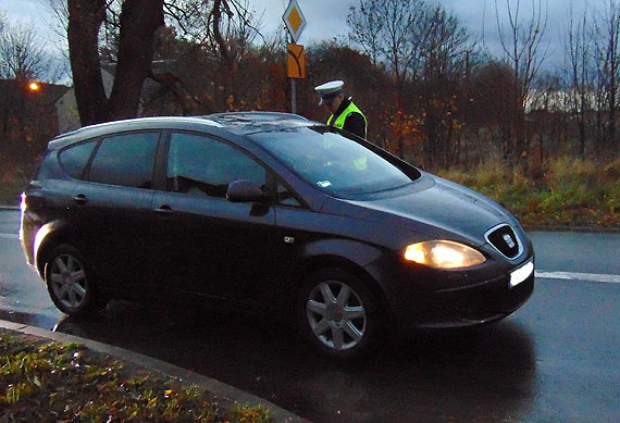 Trzewy poranek na drogach powiatu kamieskiego. Policjanci skontrolowali okoo 150 kierowcw! 