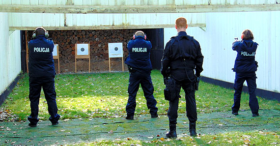 Szkolenie strzeleckie policjantw z KPP w Kamieniu Pomorskim