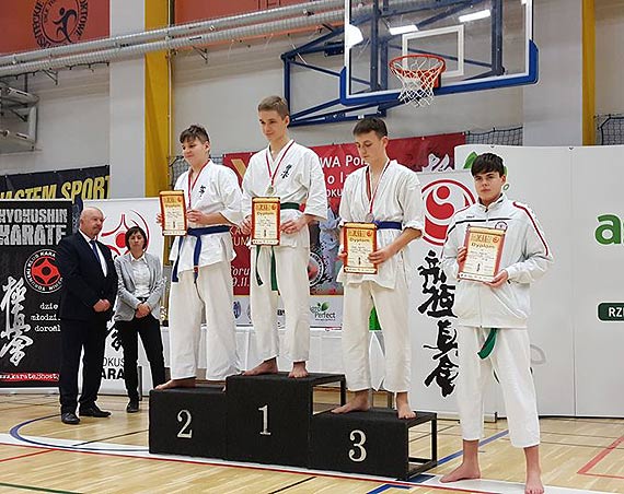 Karatecy z Midzyzdrojw i Wolina na Mistrzostwach Polski Juniorw do lat 16 Polskiej Federacji Kyokushin Karate