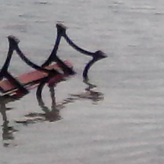 Tak się bawią w Wisełce - znudzona młodzież czy wandale?