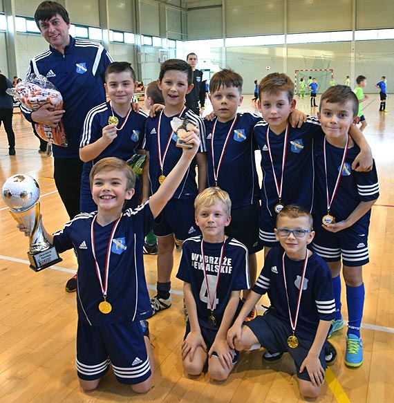 7230,10 z� i 22,10 € zebrano podczas Charytatywnego Turnieju Reiss Cup 2016 dla Marysi. Zobacz zdj�cia!