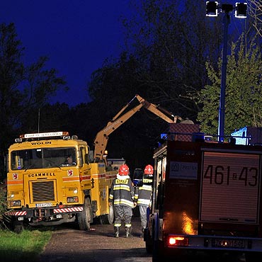Kamie Pomorski: Scania z naczep wjechaa do rowu