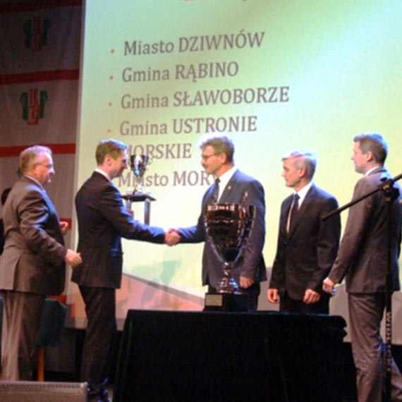 Dziwnw zwycizc Sportowego Turnieju Miast i Gmin 2016