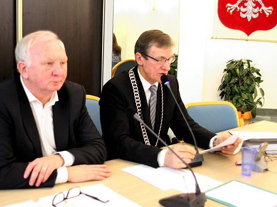 Radni podjęli dwa stanowiska związanie z terminalem kontenerowym w porcie zewnętrznym w Świnoujściu, no i co z tego?