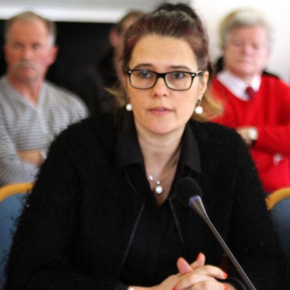 O wy�szo�ci w�adzy wykonawczej nad uchwa�odawcz�