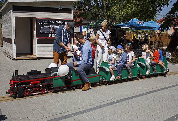 Warsztaty dla dzieci i dorosych, wystawa modeli i pokazy modeli latajcych, kolejka dla dzieci i wiele innych atrakcji